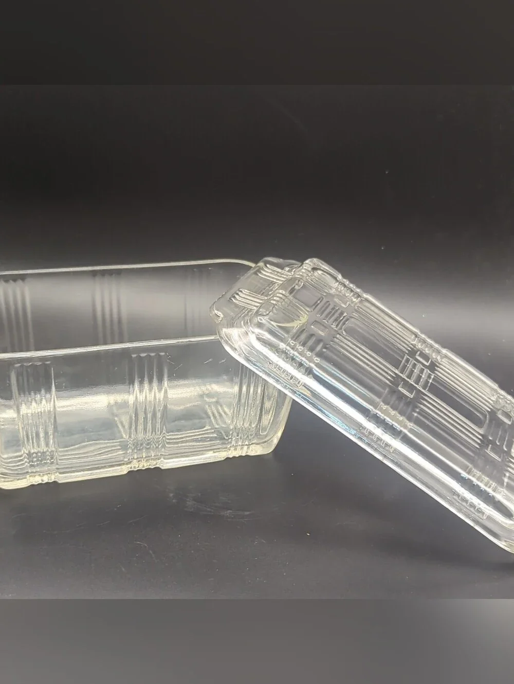 Clear Vintage Glass Refrigerator Dish with Lid - Transparent Basketweave